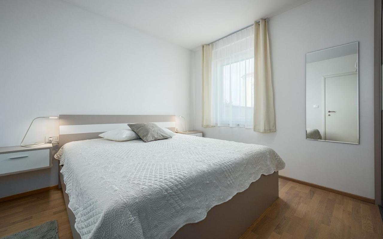 Apartmán Sofia House With *